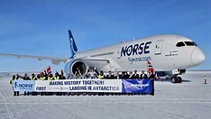 Pour la première fois, un Boeing se pose sur la banquise en Antarctique