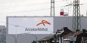 Arcelormittal, plus forte baisse du cac 40 a la mi-seance