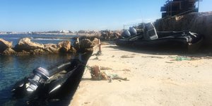 Bateau garde-côte libyen vu en front de mer à Sabratha, le 21 novembre 2018