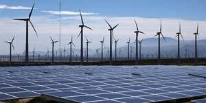 Champ éolien et solaire en Californie