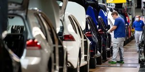 Chute record de 78,3% du marche automobile europeen en avril