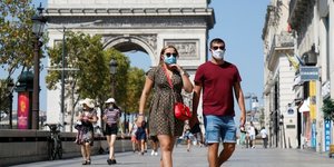 France: plus de 2.500 nouvelles contaminations au covid-19 en 24 heures, selon sante publique france
