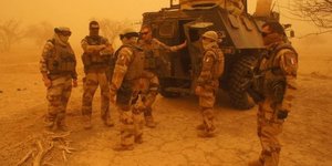 Frappes francaises a la frontiere mali-burkina faso