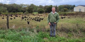 Jean-Yves Van Vaeck, éleveur de volailles fermières Label Rouge, à Charny (21),