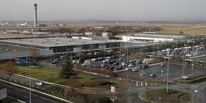 L'aeroport de roissy envisage de fermer son terminal 3, rapporte europe 1