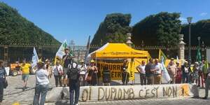 La manifestation de la ConfEdEration paysanne contre la loi Duplombb