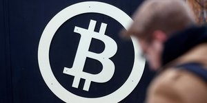 Le bitcoin franchit la barre des 12.000 dollars