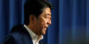 Le Premier ministre japonais Shinzo Abe (LDP) le 10 juillet 2016 à Tokyo au Japon