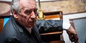 Le Premier ministre rflchit  proposer l’organisation d’un conclave runissant cette fois les groupes parlementaires qui seraient chargs de trouver une partie des 40 milliards d’conomies ncessaires.