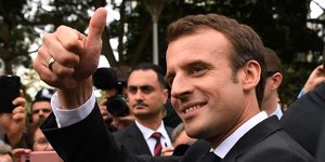 Macron fustige les "elus" au "discours d'agitation"