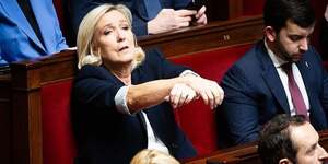 Marine Le Pen, présidente du groupe RN de l'Assemblée nationale, réagit a sa condamnation, lors de la séance des questions d'actualités a l'Assemblée nationale.