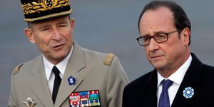 Pierre de Villiers arme Hollande