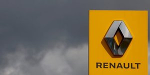 Renault suspend son activite a moscou, reflechit a sa presence dans vaz