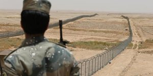 Reouverture d'un poste frontiere entre l'arabie saoudite et l'irak