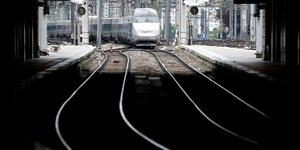 Sncf: poursuite a l'identique des perturbations vendredi