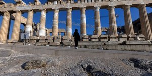 Sur l'acropole d'athenes, un nouveau sentier seme la discorde
