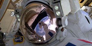 Thomas Pesquet, le vrai selfie, ESA/NASA, astronaute, cosmonaute, Station spatiale, Soyouz, CNES, Star City, fusée, mission Proxima, Oleg Novitsky,