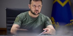 Ukraine: zelensky dement etre malade, accuse des hackers russes de diffuser de fausses nouvelles